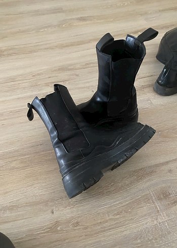 Bambi Kadın Blok Topuklu Kauçuk Bot