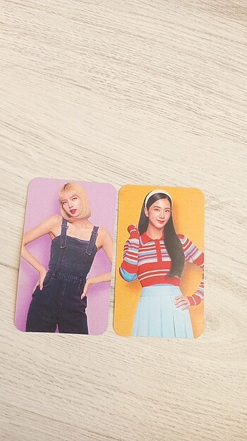 Jisoo ve Lisa 2 li arkalı önlü set