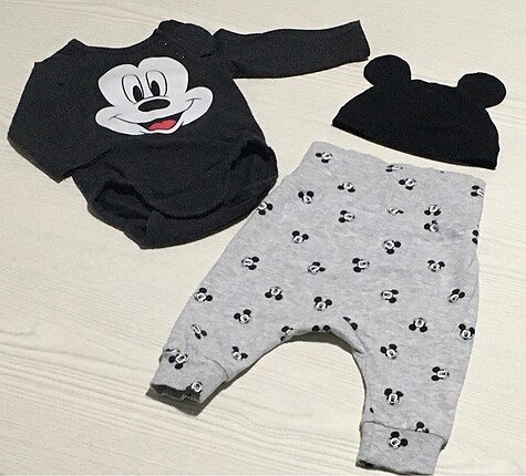 H&M zıbın takım mickey