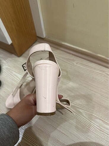 Topuklu ayakkabı - Görsel 3