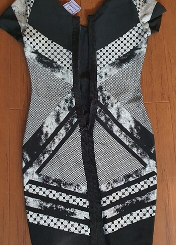 m Beden Herve Leger bandaj elbise