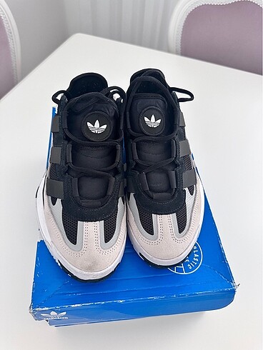 39,5 Beden Adidas ayakkabı