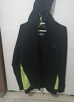Cazador L Siyah Neon yeşil şeritli kapşonlu Sweatshirt 