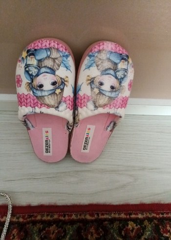 Kız Çocukları için Örgü Detaylı Sıcak Pembe Ev Terliği - Görsel 2