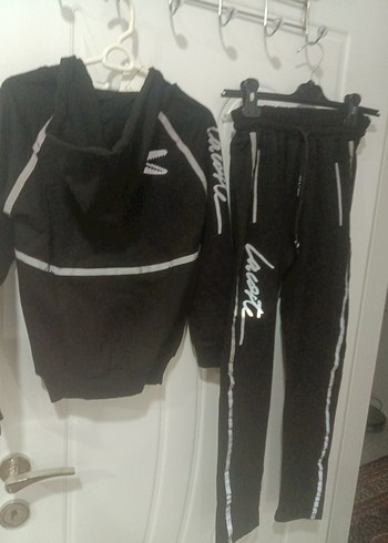 c1Lacoste Siyah Kapüşonlu Fermuarlı Erkek aşortman takımı - Görsel 6