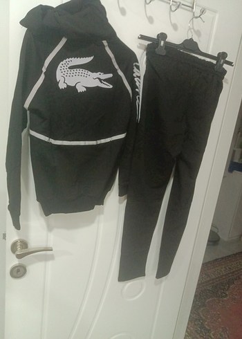 c1Lacoste Siyah Kapüşonlu Fermuarlı Erkek aşortman takımı - Görsel 7