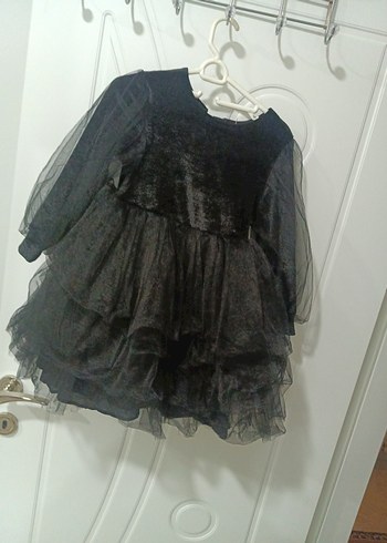 c1Kız Çocuk Siyah Fırfırlı Uzun Kollu abiye Elbise - Görsel 3