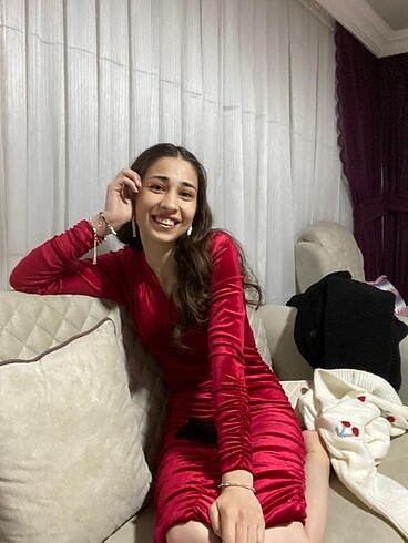 Kadife kırmızı abiye - Görsel 2