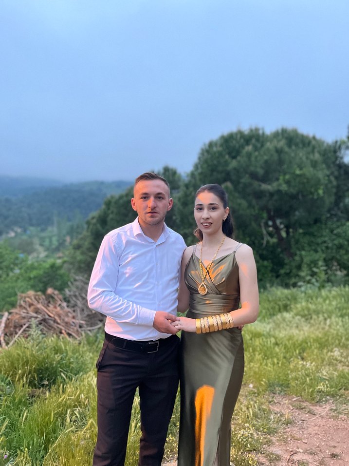 Parlak yeşil saten gümüş askılı Nişan Elbisesi abiye - Görsel 3