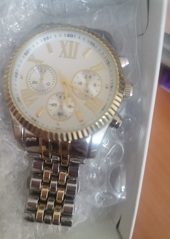 Q&Q Beyaz Klasik Kadın Kol Saati