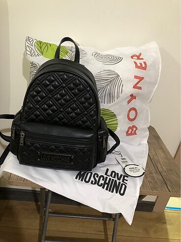 Love moschıno