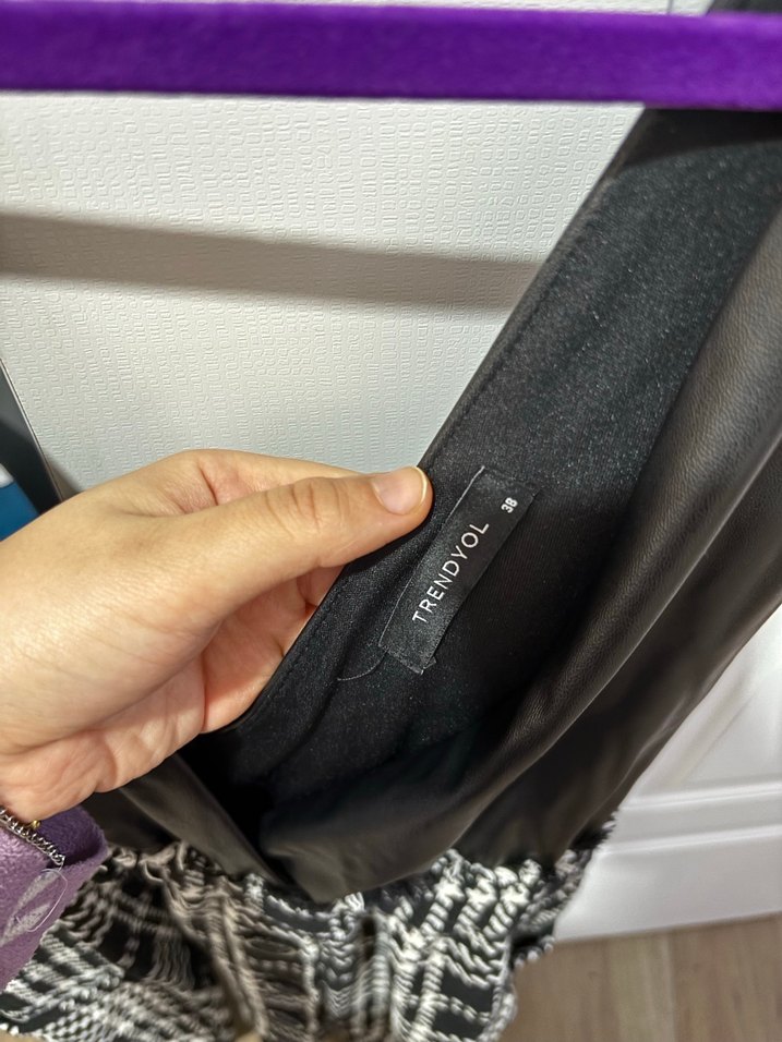 V Yaka Kuşaklı Ekose Kumaş Tulum - Görsel 2