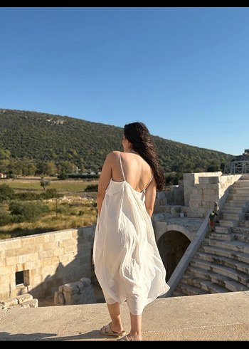 Beyaz Keten Uzun Askısız Bohem Elbise - Görsel 3