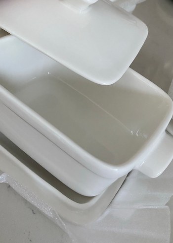 Diğer Beyaz Kapaklı Porselen Yemek Kasesi