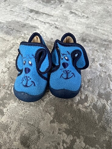 Gezer bebek ayakkabı