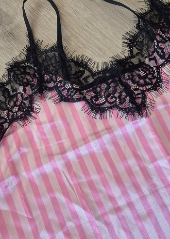 42 Beden pembe Renk Siyah Dantelli Pembe Çizgili Mini İp Askılı Pijama şortlu takım