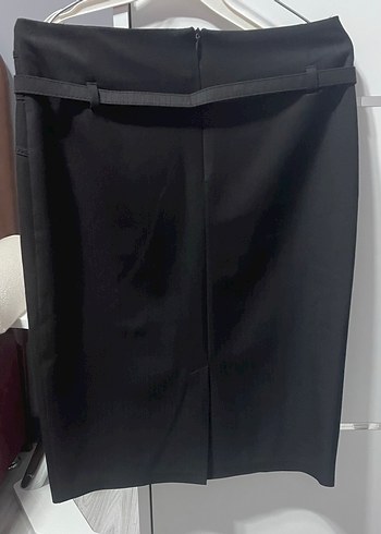 Kemer Detaylı Siyah Kalem Etek - Görsel 2