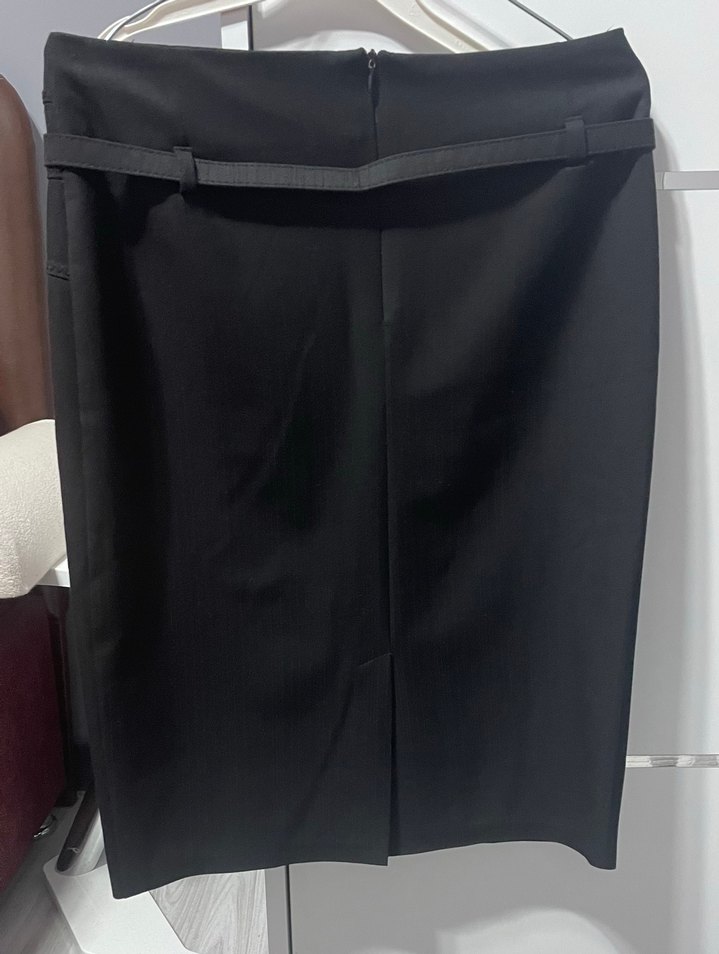 Kemer Detaylı Siyah Kalem Etek - Görsel 2