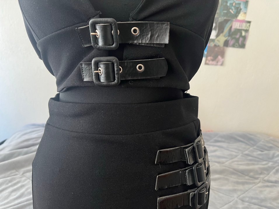 Siyah Deri Kemer Detaylı Gotik takim — görsel 3/6