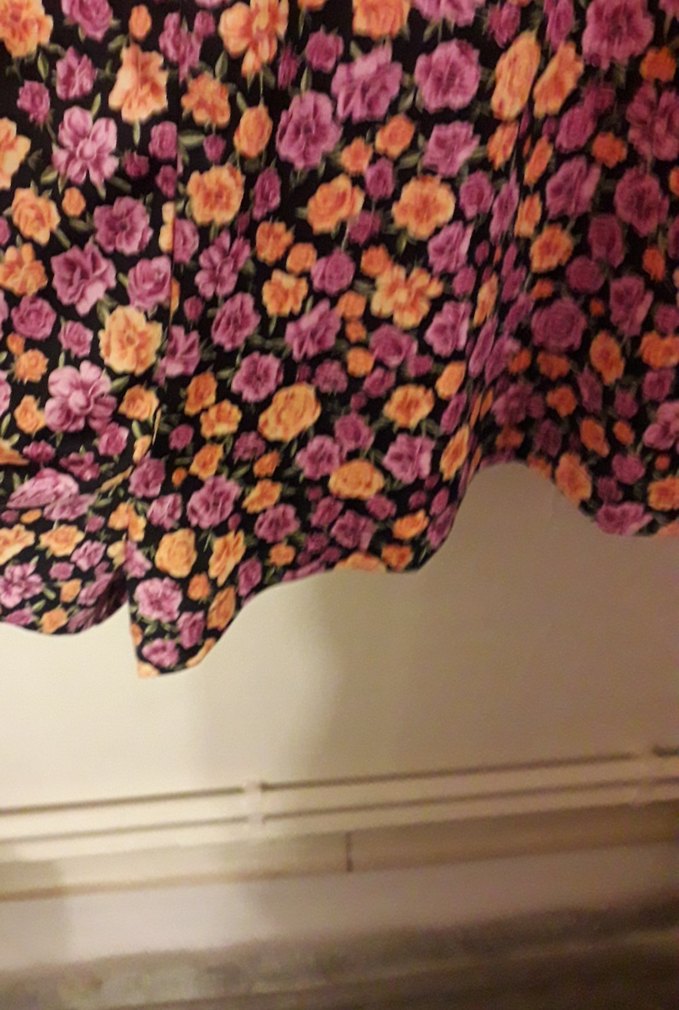 V Yaka Çiçek Desenli Uzun Kollu tulum - Görsel 3