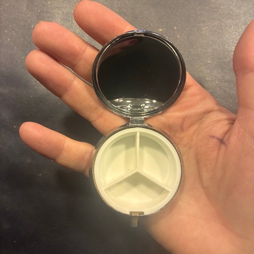 Çiçek Motifli İlaç Kutusu - Görsel 2