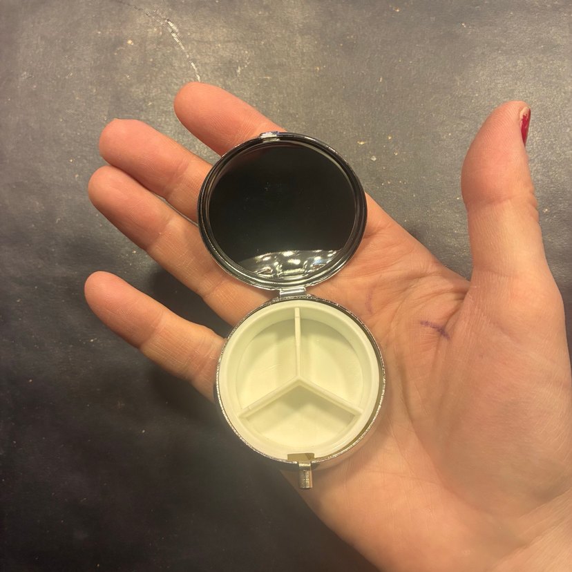 Çiçek Desenli Renkli İlaç Kutusu - Görsel 2