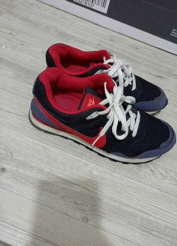 Nike Bayan