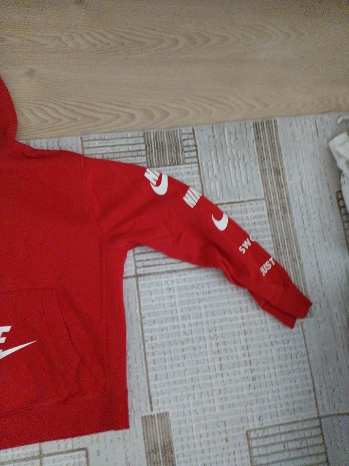 Nike Kırmızı Kapüşonlu  Sweatshirt - Görsel 2
