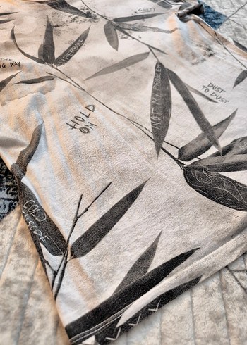 Bershka Marka 3D Baskılı Tişört - Görsel 3