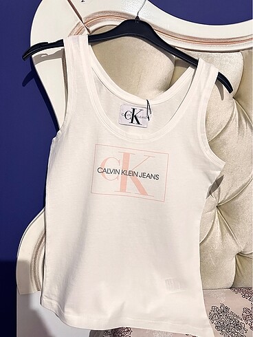 Calvin Klein Tshirt