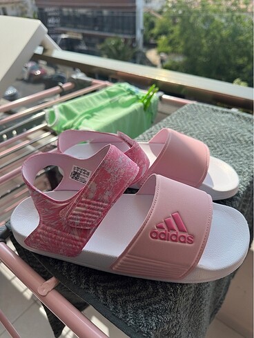 38 Beden Adidas sandalet