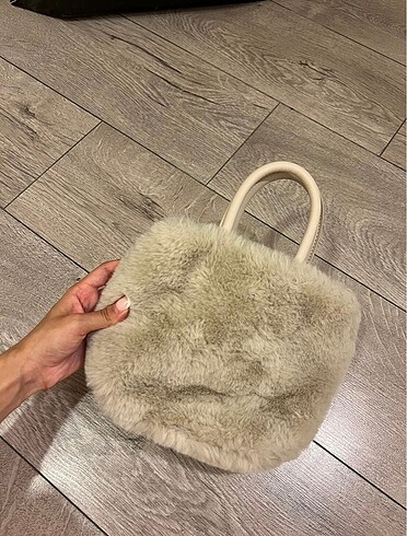 H&M kürklü çanta