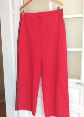 44 Beden kırmızı Renk 44 beden kumaş pantolon