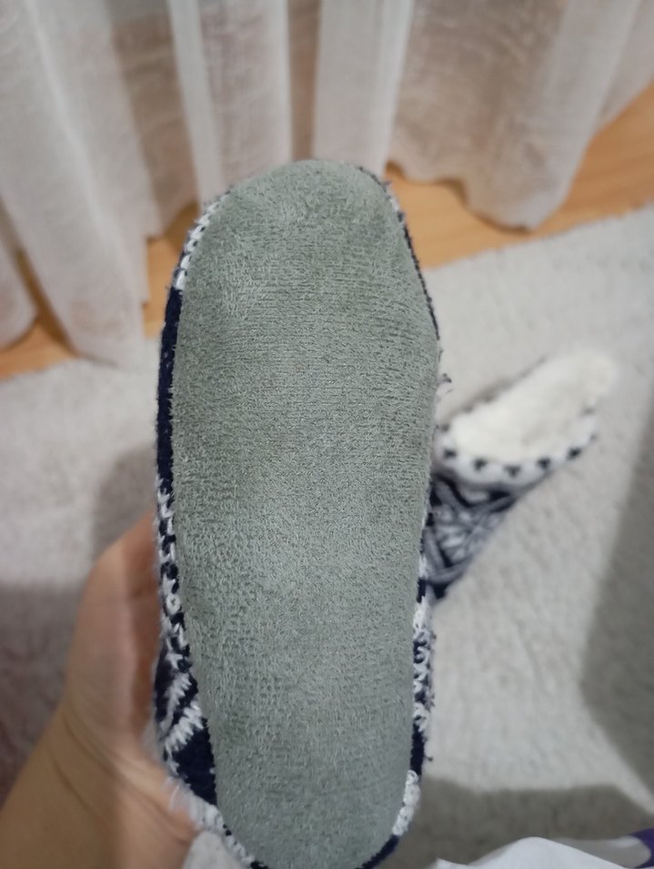 Kız Çocuk Nakışlı Örgü Sıcak Ev Terliği - Görsel 3