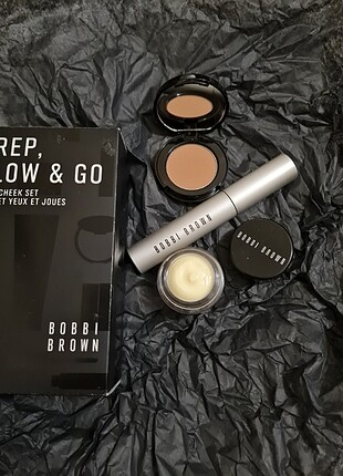 Bobbi Btown set