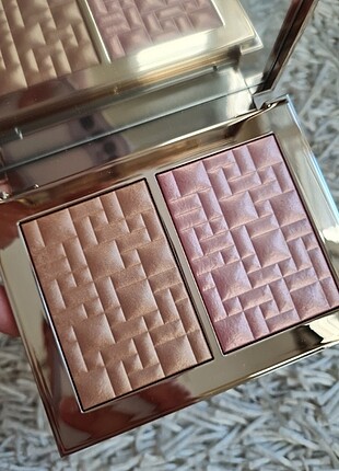 Bobbi Brown highlighter 