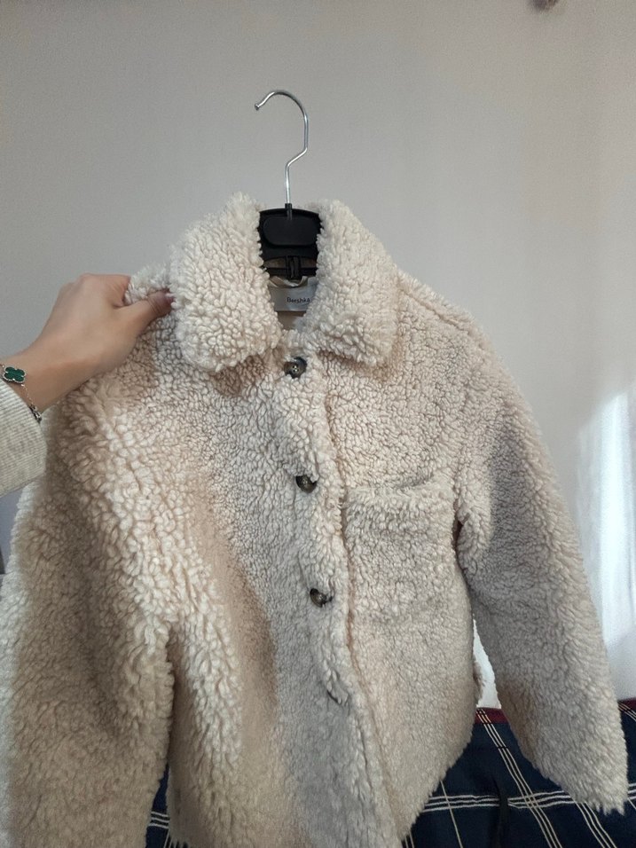 Bershka Kadın Beyaz Kürk Detaylı Midi Mont - Görsel 2