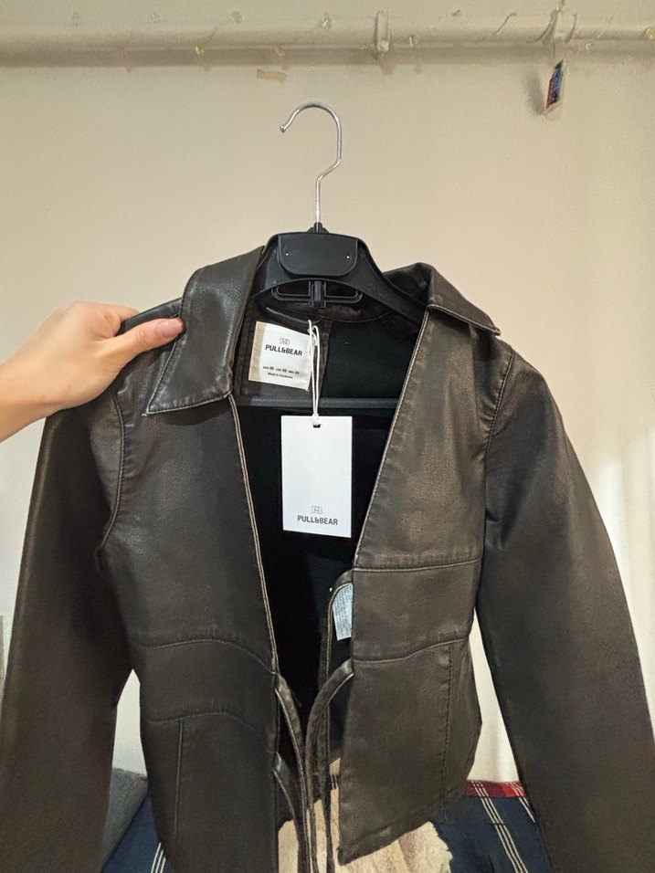 Kemer Detaylı Siyah Deri Kadın Biker Ceket - Görsel 2