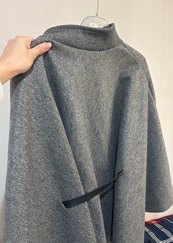Düğmeli Gri Kadın Yün Panço - Görsel 2