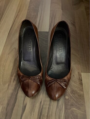 Kahverengi Deri Stiletto