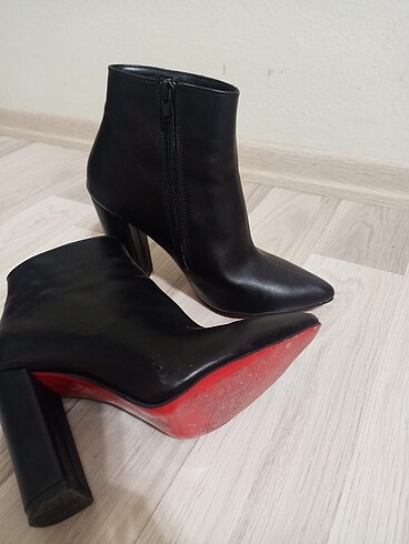 38 Beden siyah Renk Bottt