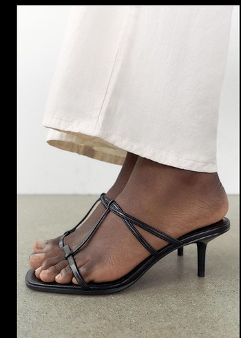 Minimalist Beyaz Topuklu Kadın Sandalet