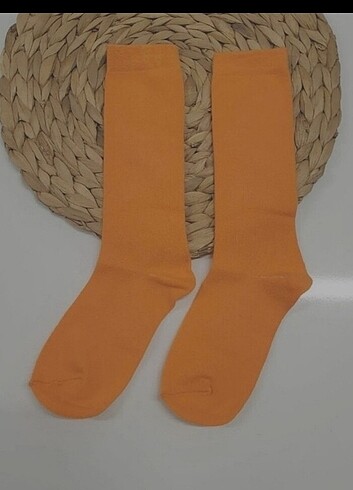 Turuncu Çorap 