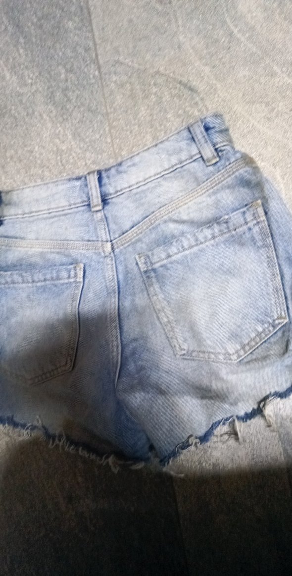 Yırtık Mini Mavi Kot Şort - Görsel 3