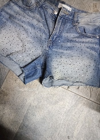 Kadın Gri Batik Desenli taşlı Kot Şort - Görsel 2