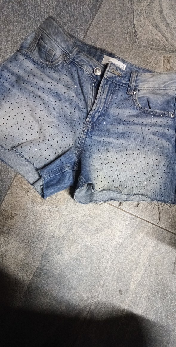 Kadın Gri Batik Desenli taşlı Kot Şort - Görsel 2