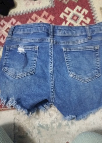 Kadın Mavi Koyu Renk Yırtık Kot Şort - Görsel 4