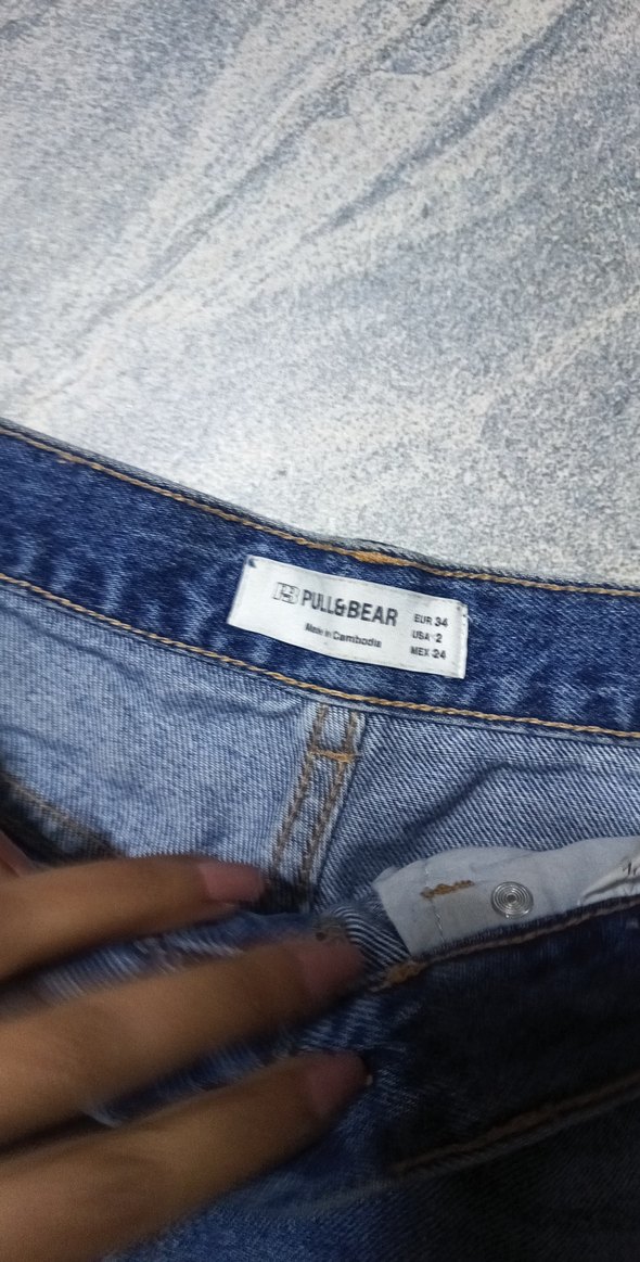 Kadın Mavi Yırtık Mini Denim Şort - Görsel 3