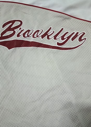 Brooklyn Baskılı Gri Beyaz V Yaka Erkek Tişört - Görsel 2