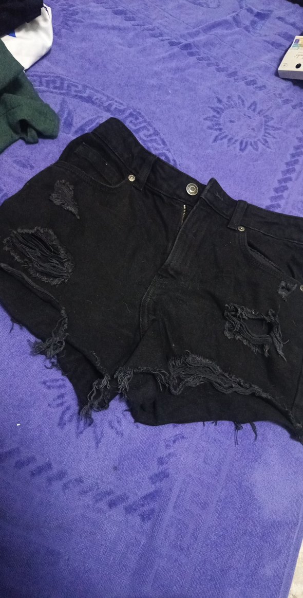 Düğmeli Siyah Yırtık Mini Kot Şort - Görsel 2